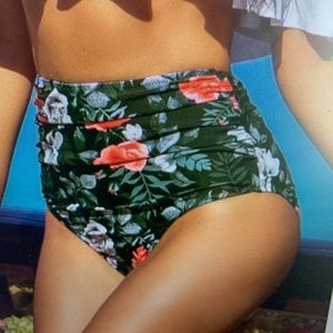 High waist bottoms, ruching, brand new